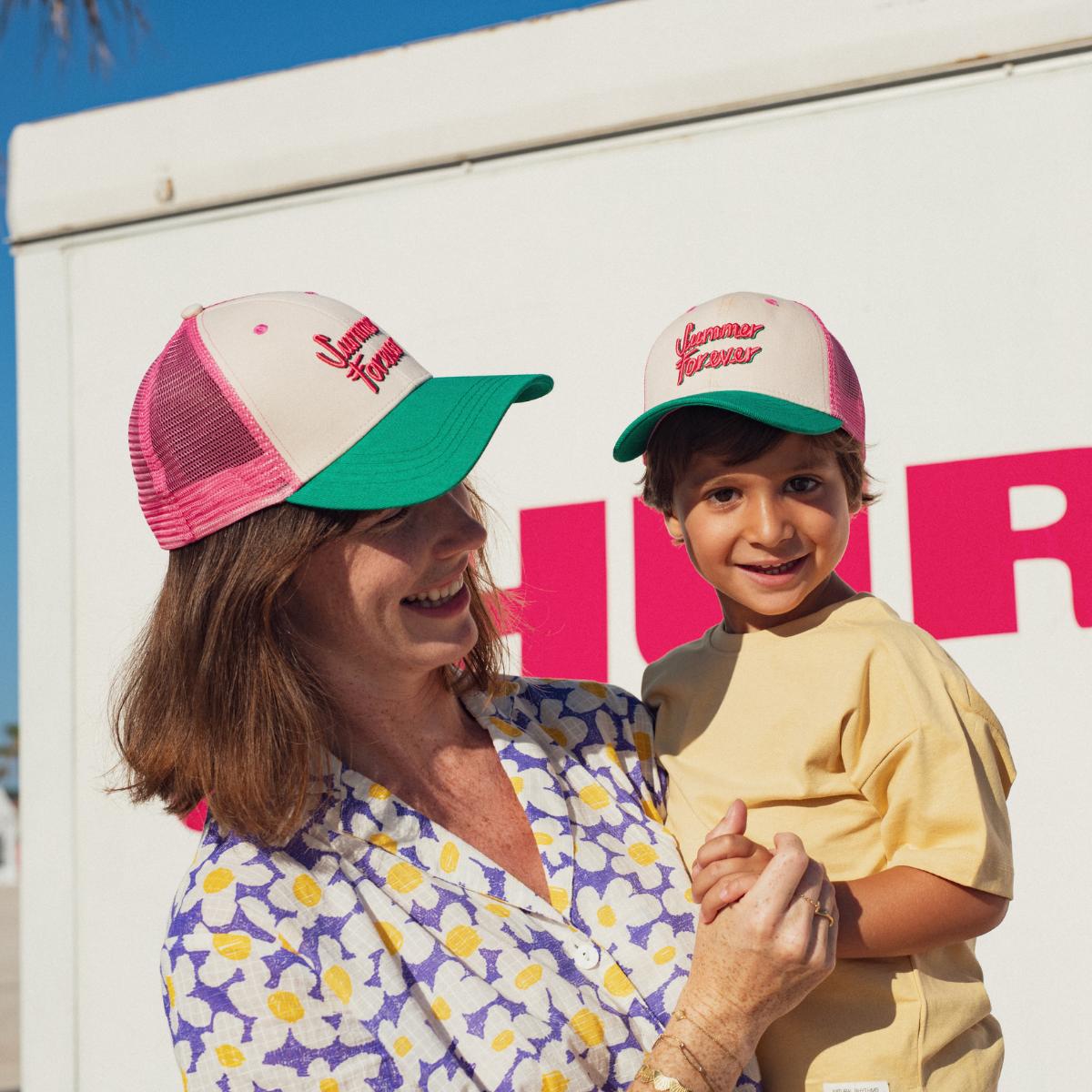 casquette-summer-forever-bebe-enfant-parent-chamaye-assorti-papa-maman-enfant-casquette-papa-fils-cadeau-naissance-maman-bebe-cadeau-original-famille-casquette-personnalisable-broderie