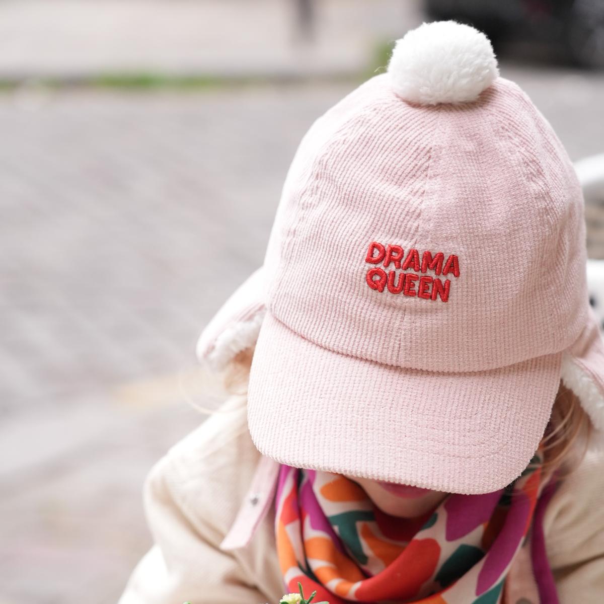 chapka-bebe-enfant-chamaye-assorti-parent-enfant-casquette-papa-fils-cadeau-fete-des-peres-bonnet-mere-fille-cadeau-naissance-maman-bebe-matchy-matchy-cadeau-original-famille-broderie-drama-queen