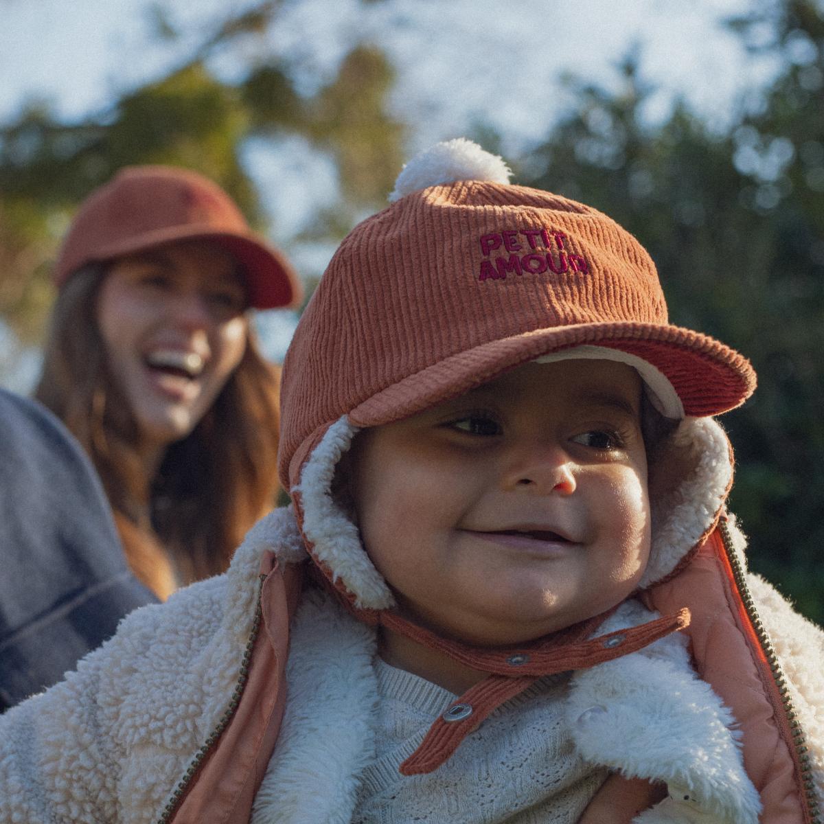 chapka-bebe-enfant-chamaye-assorti-parent-enfant-casquette-papa-fils-cadeau-fete-des-peres-bonnet-mere-fille-cadeau-naissance-maman-bebe-matchy-matchy-cadeau-original-famille-broderie-petit-amour