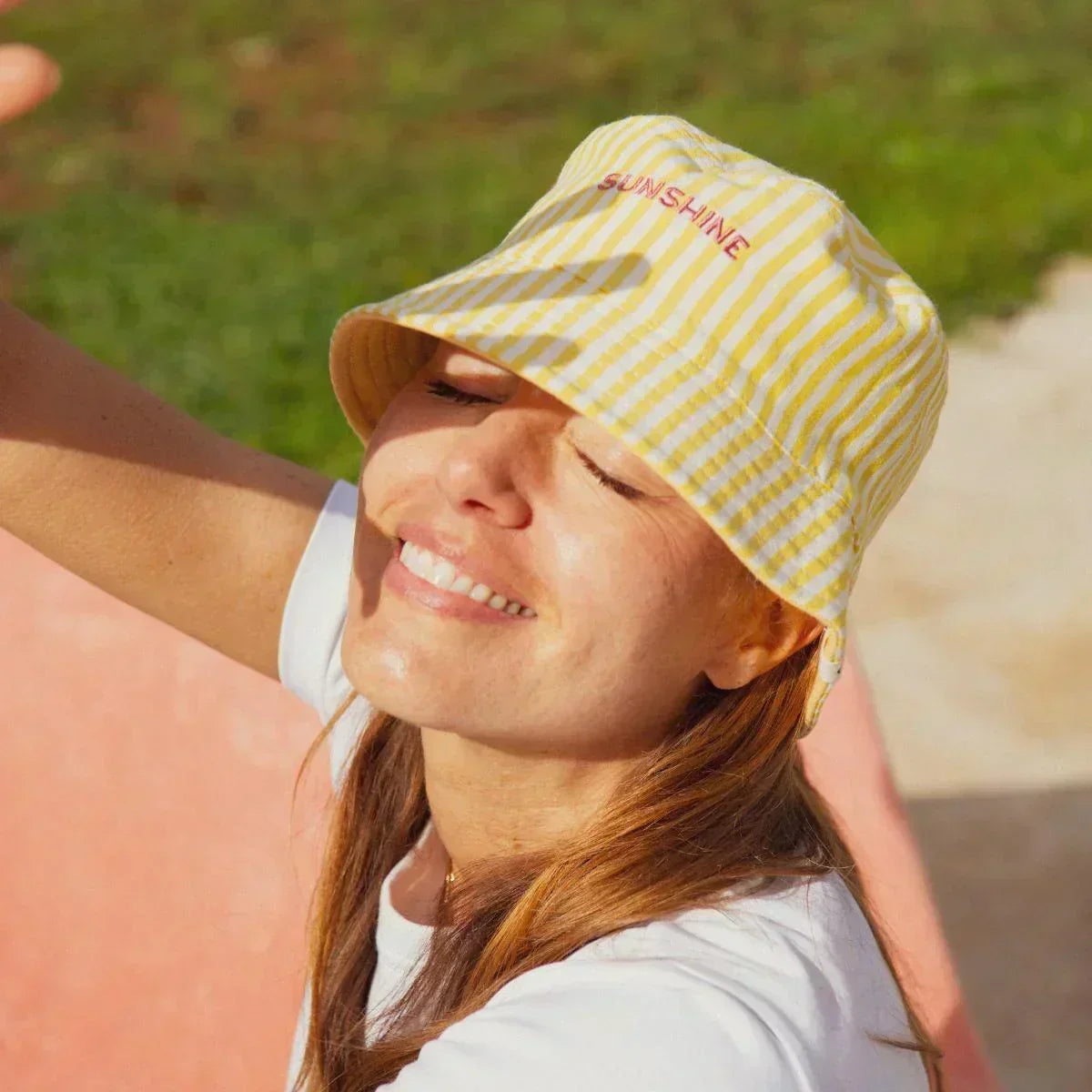 bob-bebe-enfant-parent-chamaye-assorti-papa-maman-enfant-bob-papa-fils-cadeau-fete-des-peres-casquette-mere-fille-cadeau-naissance-maman-bebe-cadeau-original-famille-bob-personnalisable-broderie-sunshine-rayures