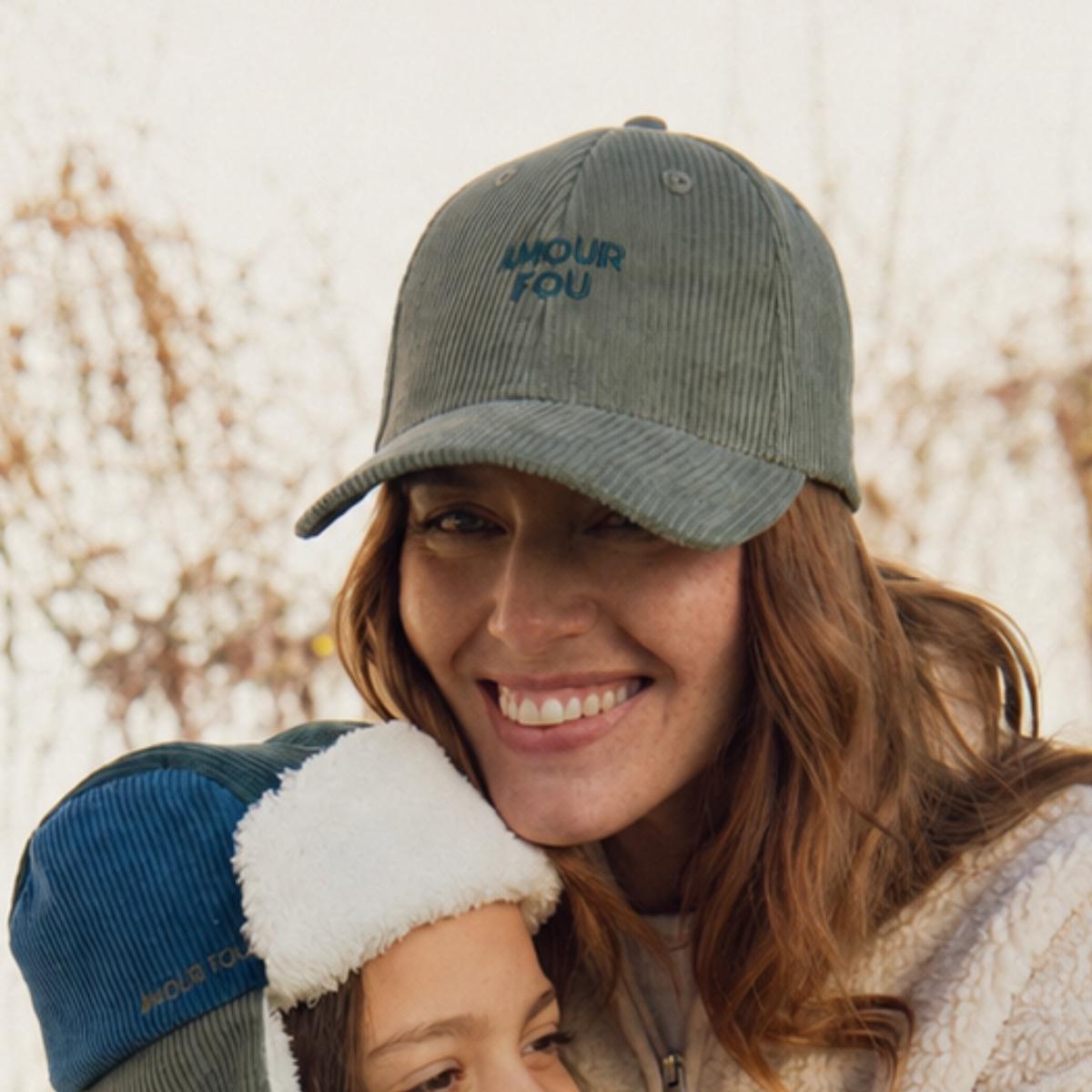 casquette-bebe-enfant-parent-chamaye-assorti-papa-maman-enfant-casquette-papa-fils-cadeau-fete-des-peres-casquette-mere-fille-cadeau-naissance-maman-bebe-cadeau-original-famille-casquette-personnalisable-broderie-amour-fou-kaki