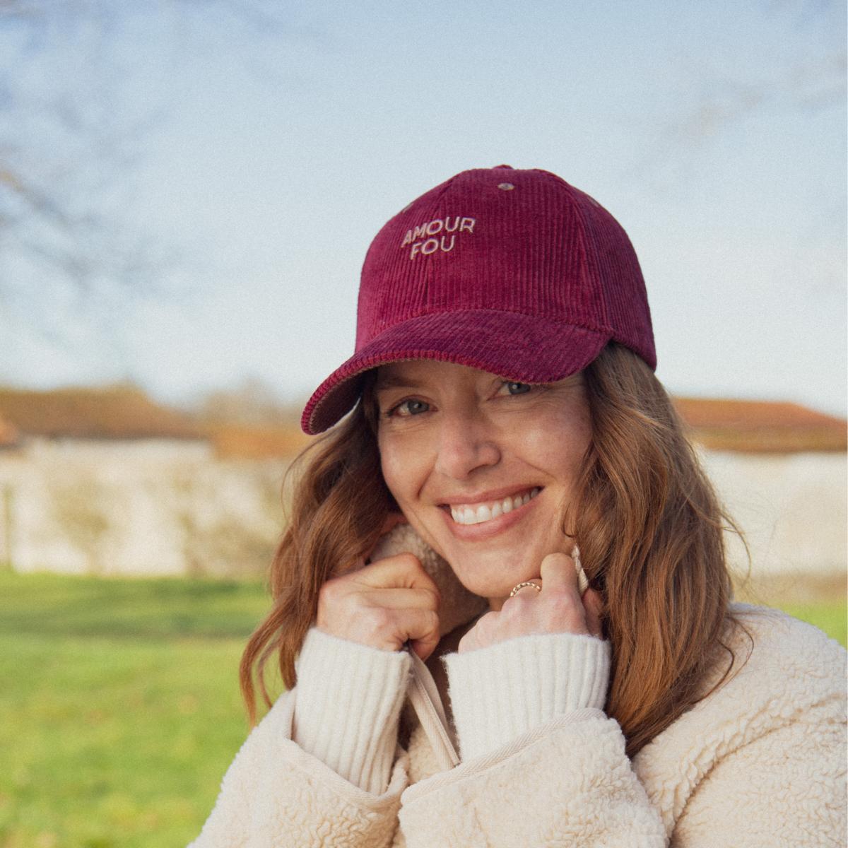 casquette-bebe-enfant-parent-chamaye-assorti-papa-maman-enfant-casquette-papa-fils-cadeau-fete-des-peres-casquette-mere-fille-cadeau-naissance-maman-bebe-cadeau-original-famille-casquette-personnalisable-broderie-amour-fou-bordeaux