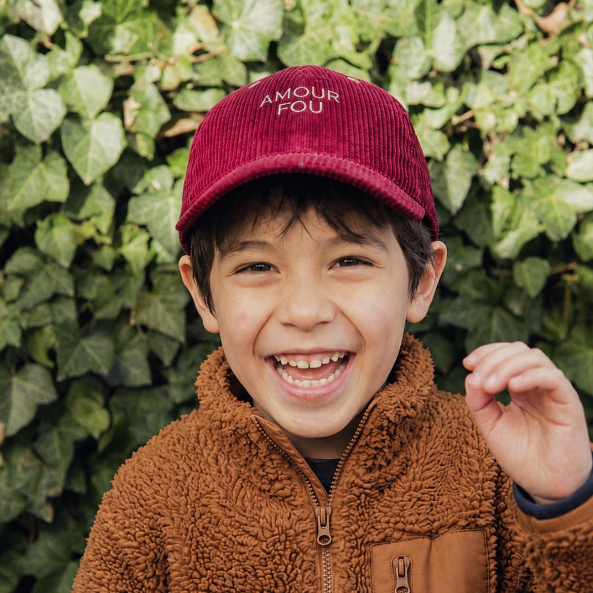 casquette-bebe-enfant-parent-chamaye-assorti-papa-maman-enfant-casquette-papa-fils-cadeau-fete-des-peres-casquette-mere-fille-cadeau-naissance-maman-bebe-cadeau-original-famille-casquette-personnalisable-broderie-amour-fou-bordeaux