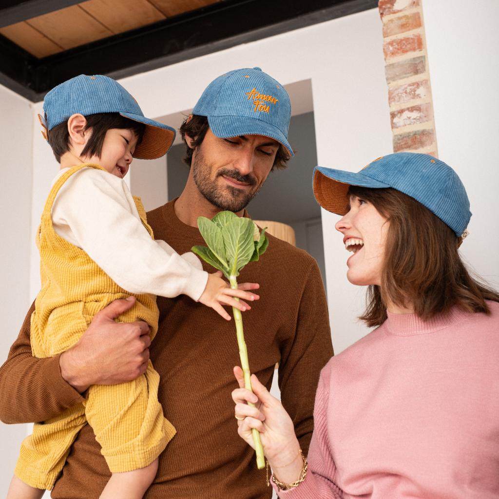 casquette-bebe-enfant-parent-chamaye-assorti-papa-maman-enfant-casquette-papa-fils-cadeau-fete-des-peres-casquette-mere-fille-cadeau-naissance-maman-bebe-cadeau-original-famille-casquette-personnalisable-broderie-Amour-fou