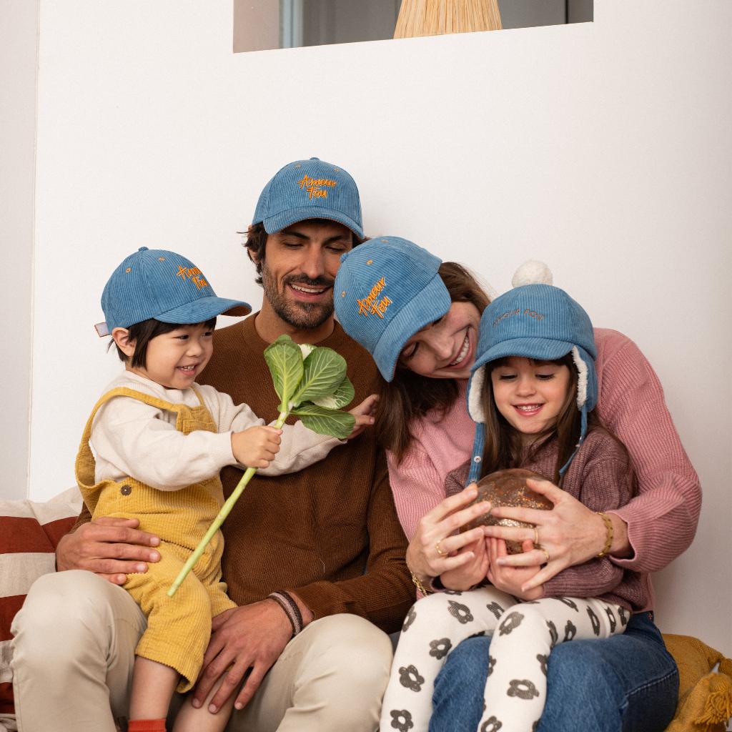 casquette-bebe-enfant-parent-chamaye-assorti-papa-maman-enfant-casquette-papa-fils-cadeau-fete-des-peres-casquette-mere-fille-cadeau-naissance-maman-bebe-cadeau-original-famille-casquette-personnalisable-broderie-Amour-fou