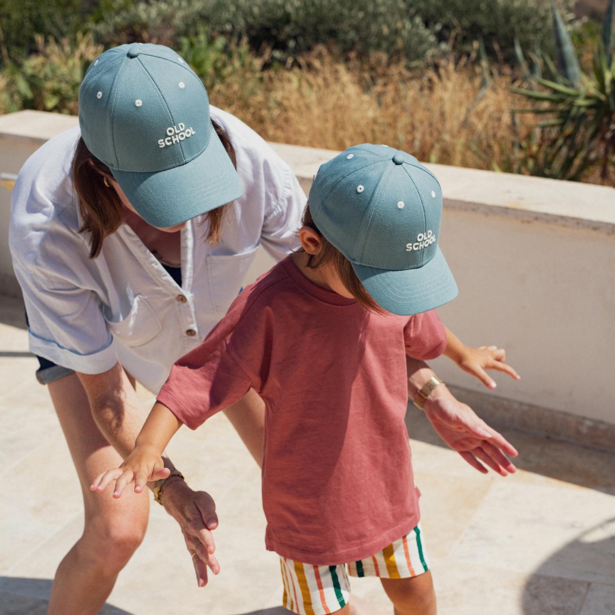 casquette-old-school-bebe-enfant-parent-chamaye-assorti-papa-maman-enfant-cabas-papa-fils-cadeau-naissance-maman-bebe-cadeau-original-famille-personnalisable-broderie