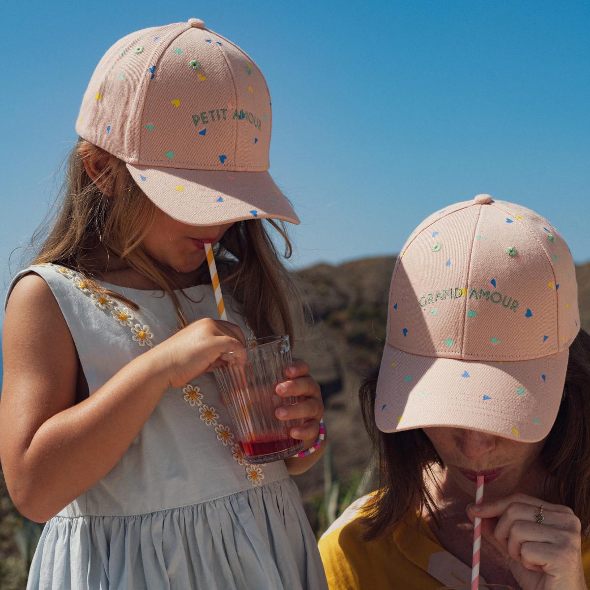 casquette-grand-amour-bebe-enfant-parent-chamaye-assorti-papa-maman-enfant-cabas-papa-fils-cadeau-naissance-maman-bebe-cadeau-original-famille-casquette-brodée-personnalisable-broderie