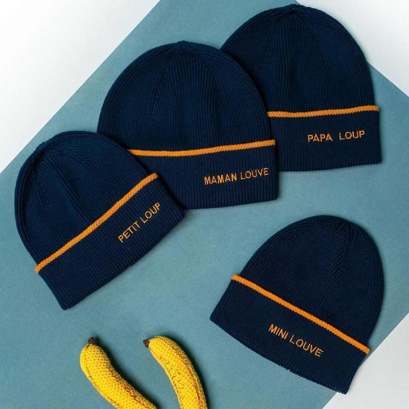 bonnet-bebe-enfant-papa-maman-chamaye-assorti-parent-enfant-bonnet-papa-fils-cadeau-fete-des-peres-bonnet-mere-fille-cadeau-naissance-maman-bebe-matchy-matchy-cadeau-original-famille-broderie-petit-loup-cadeau-jeune-papa-cool-cadeau-maman-bebe-maternite-original-cadeau-famille-protection-froid-bebe-hiver 