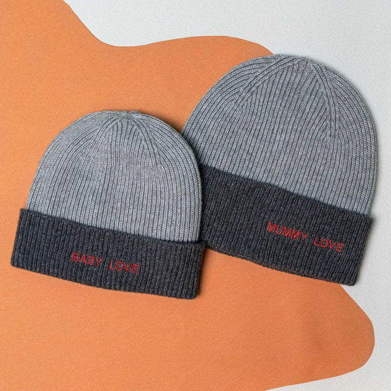 bonnet-bebe-enfant-papa-maman-chamaye-assorti-parent-enfant-bonnet-papa-fils-cadeau-fete-des-peres-bonnet-mere-fille-cadeau-naissance-maman-bebe-matchy-matchy-cadeau-original-famille-broderie-baby-love-cadeau-famille-cadeau-jeune-maman-maternite-cadeau-jeune-papa-original