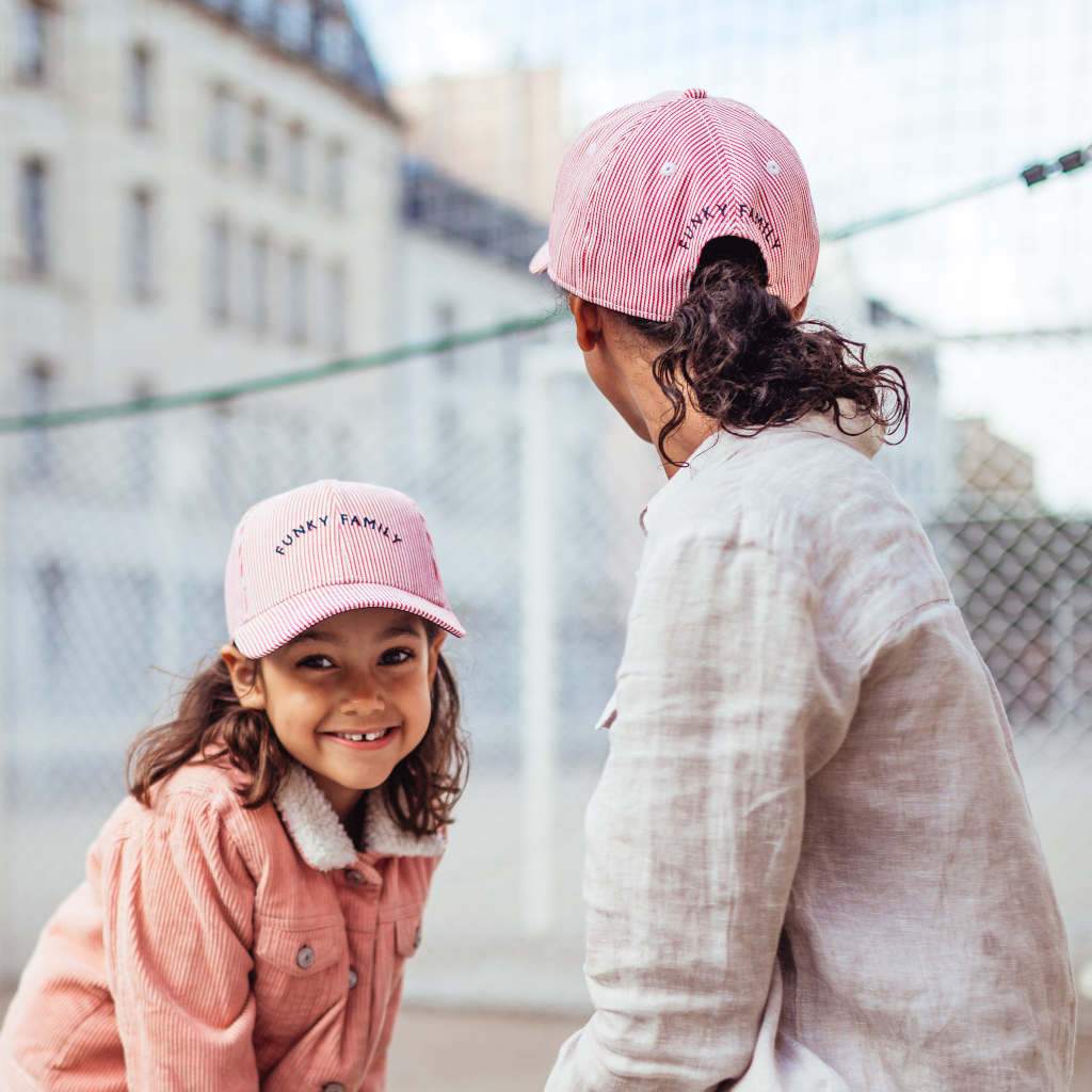 casquette-bebe-enfant-chamaye-broderie-funky-family-idee-cadeau-originale-papa-bebe-cadeau-de-naissance-maman