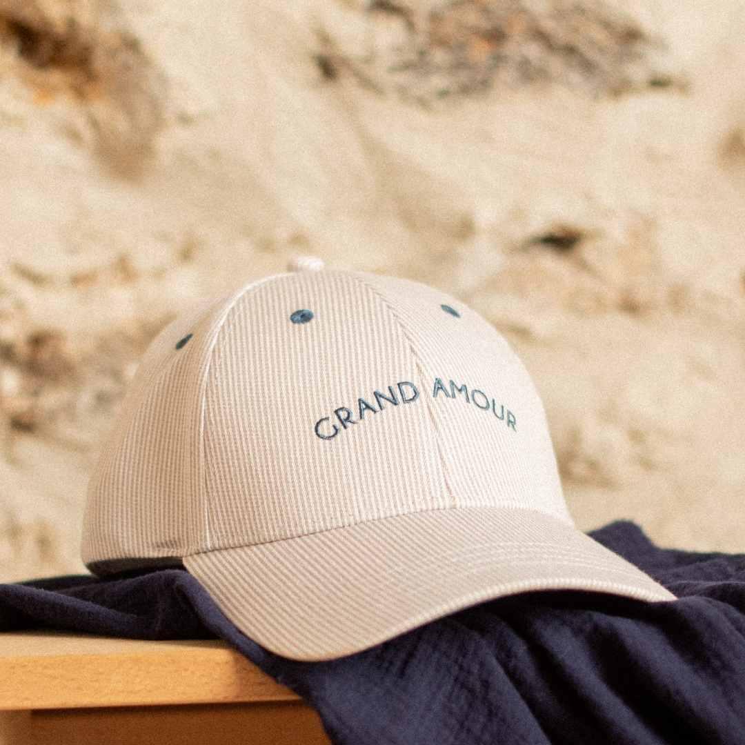 casquette-bebe-enfant-papa-maman-chamaye-assorti-parent-enfant-casquette-papa-fils-cadeau-fete-des-peres-casquette-mere-fille-cadeau-naissance-maman-bebe-matchy-matchy-cadeau-original-famille-broderie-petit-amour-grand-amour-casquette-personnalisable-matchy-matchy-cadeau-famille