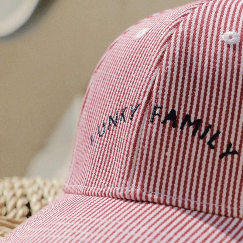 casquette-bebe-enfant-chamaye-broderie-funky-family-idee-cadeau-originale-papa-bebe-cadeau-de-naissance-maman-cadeau-papa-fete-des-peres-protection-solaire-enfant