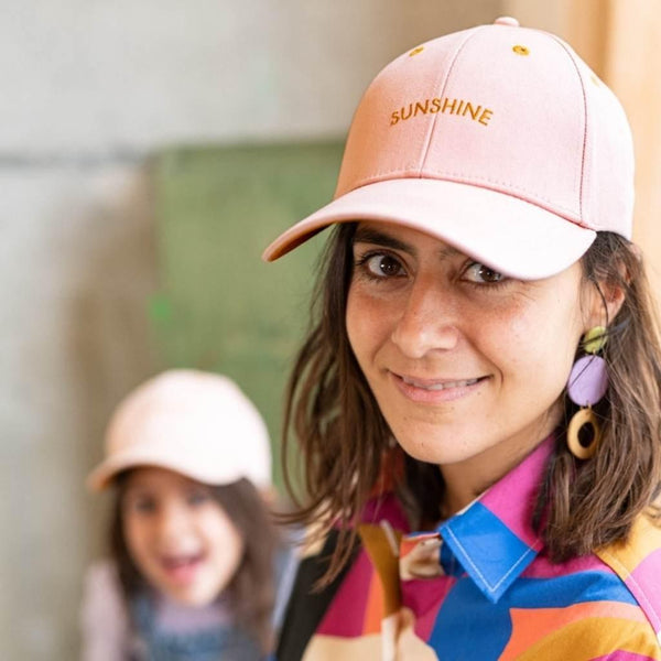 casquette-bebe-enfant-parent-chamaye-assorti-papa-maman-enfant-casquette-papa-fils-cadeau-fete-des-peres-casquette-mere-fille-cadeau-naissance-maman-bebe-cadeau-original-famille-matchy-matchy-chapeau-soleil-anti-uv-bebe-casquette-garcon-personnalisable-casquette-fille-broderie-sunshine